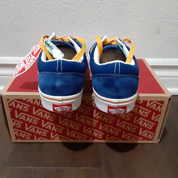 Vans - Picture 2 of 4